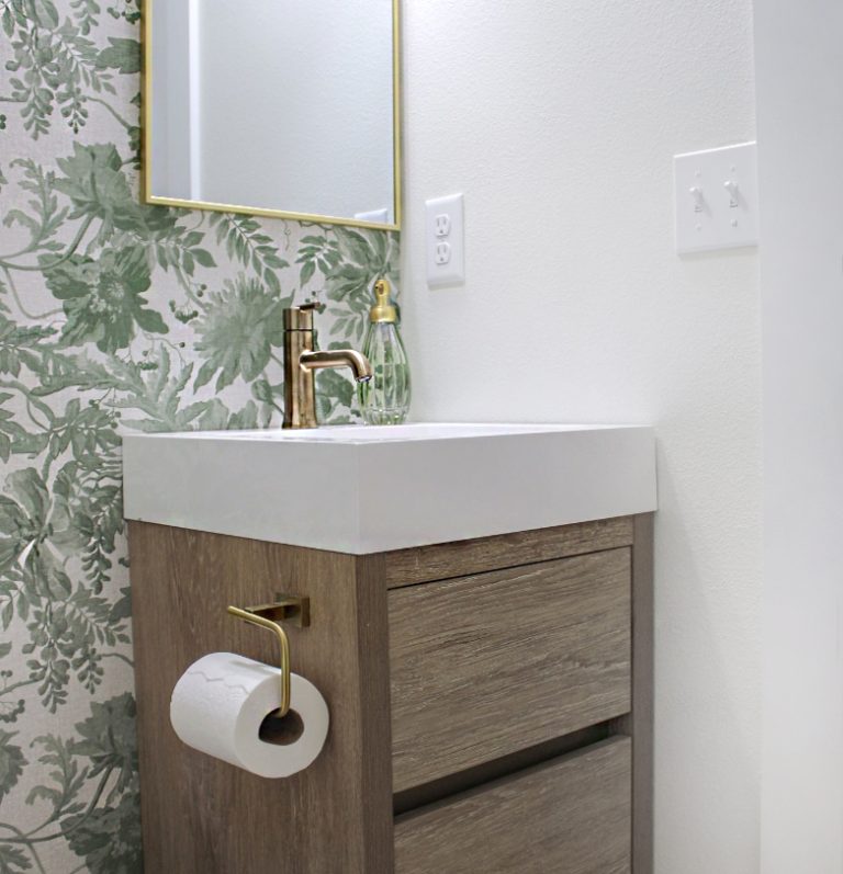 Corvus small bathroom